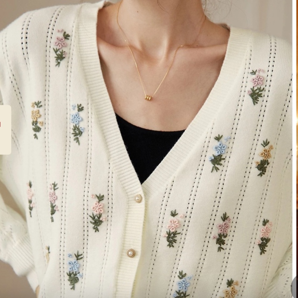 Women's Cream Floral Embroidered V‑Neck Cardigan